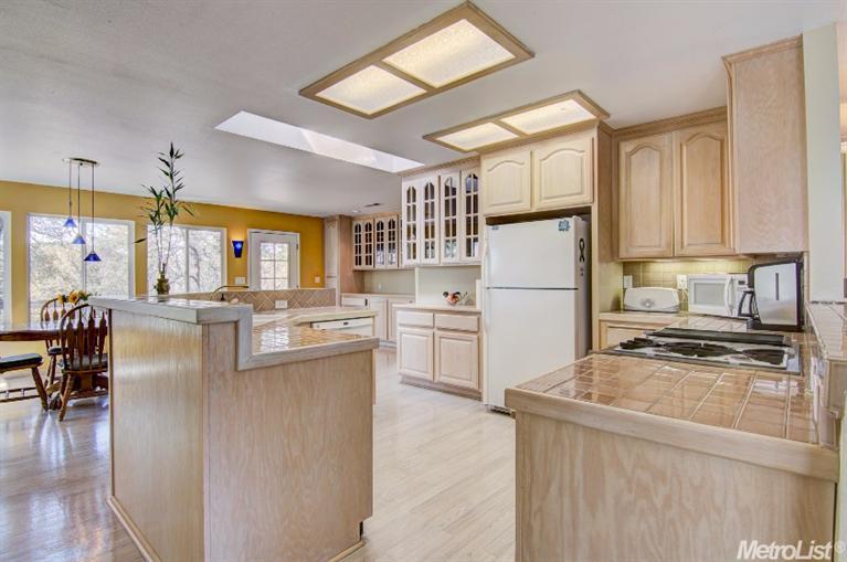 1156 Large Oak Dr, Placerville, United States 95667