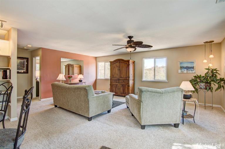 1156 Large Oak Dr, Placerville, United States 95667