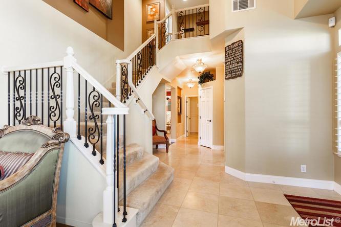 11700 New Albion Dr, Gold River, United States 95670