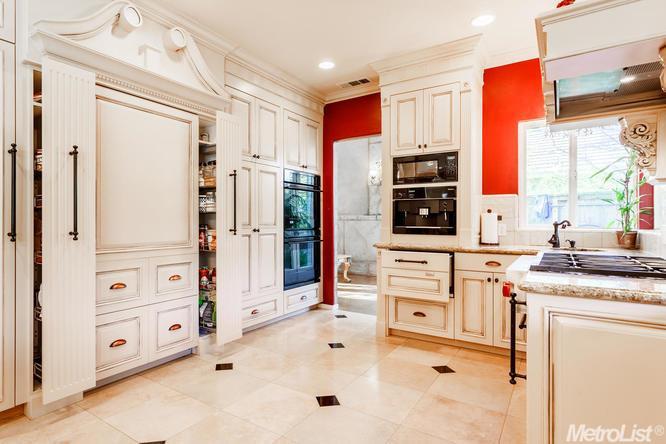 11700 New Albion Dr, Gold River, United States 95670