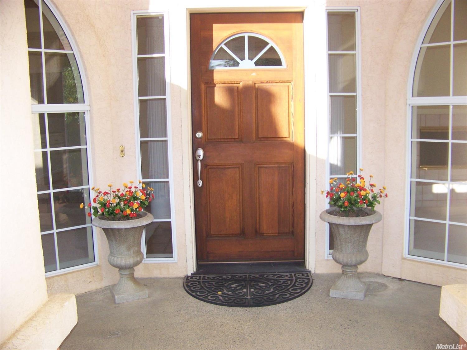 878 W Southwood Dr, Woodland, United States 95695