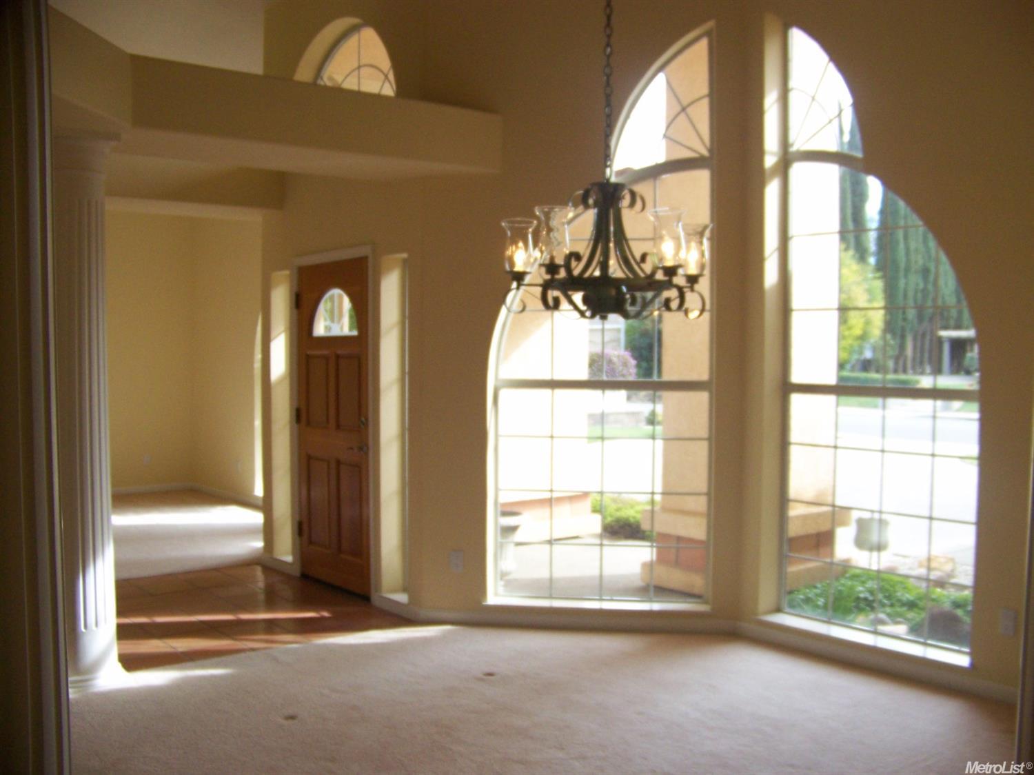 878 W Southwood Dr, Woodland, United States 95695