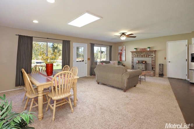19590 Hillcrest Dr, Woodland, United States 95695
