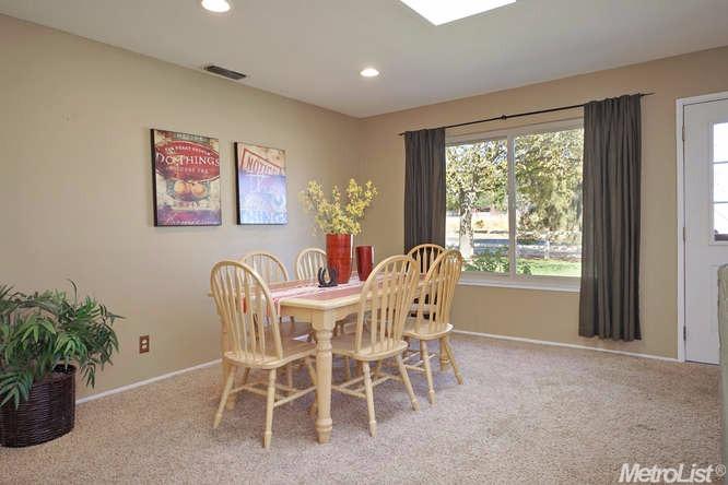 19590 Hillcrest Dr, Woodland, United States 95695