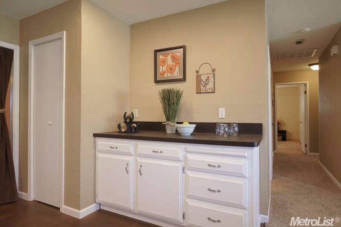 19590 Hillcrest Dr, Woodland, United States 95695