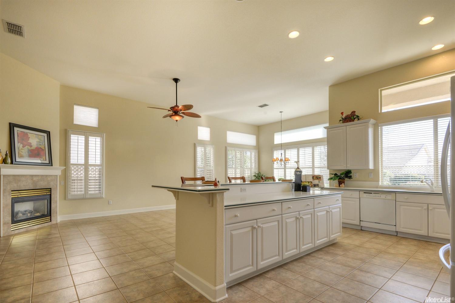 881 Wildomar Ln, Roseville, United States 95747