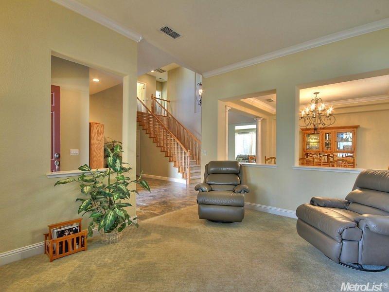 1548 Woodhaven Circle, Roseville, United States 95747