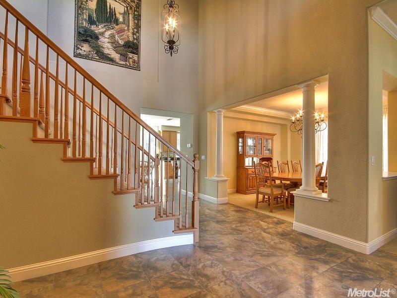 1548 Woodhaven Circle, Roseville, United States 95747