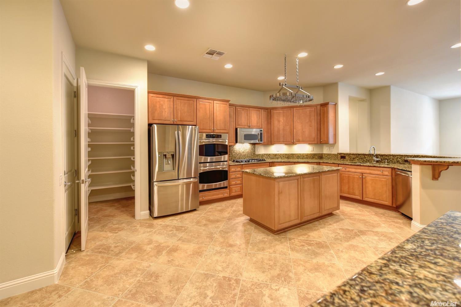 2224 Shaldon Ln, Roseville, United States 95747