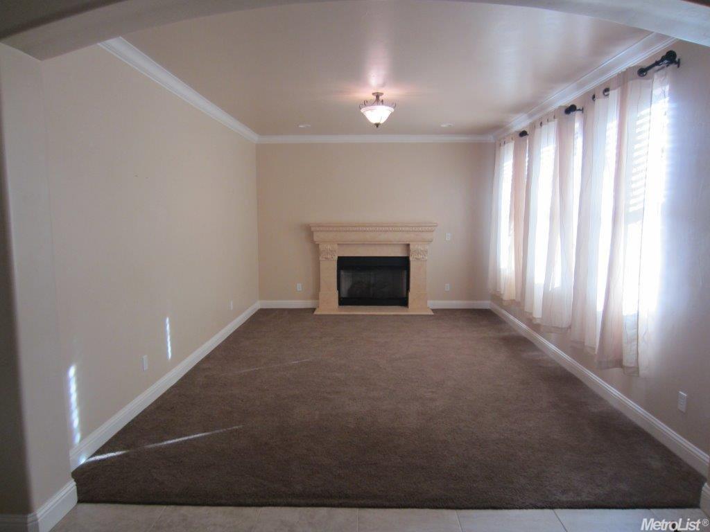 8600Indianwood Way, Roseville, United States 95747
