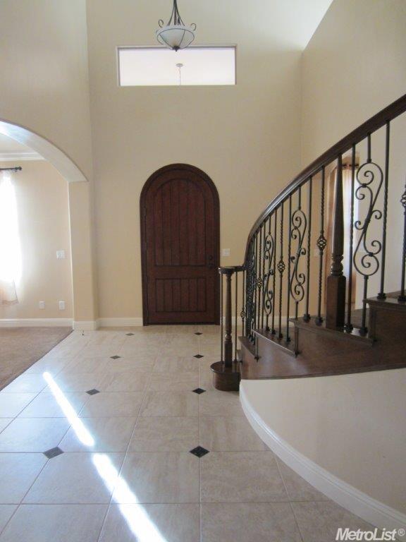 8600Indianwood Way, Roseville, United States 95747