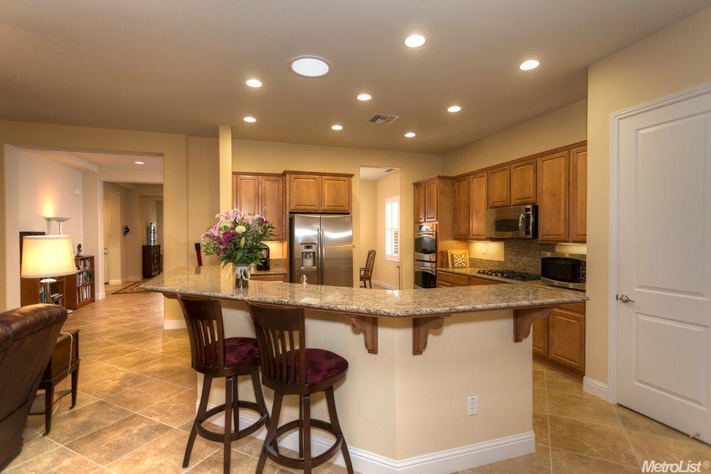 2017 Cove Ln, Roseville, United States 95747