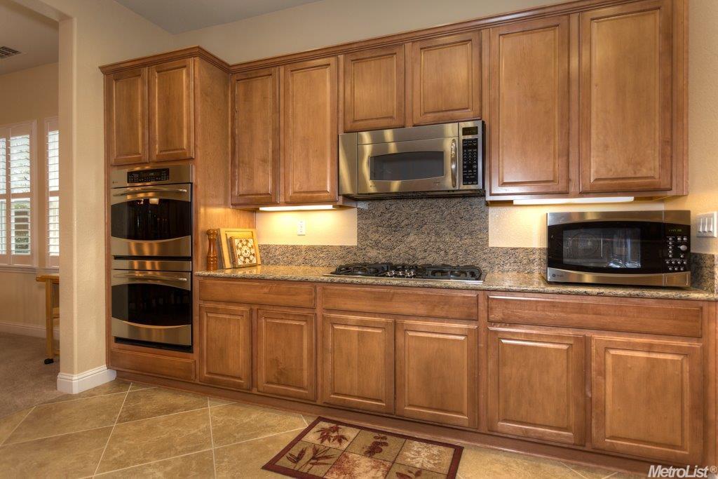 2017 Cove Ln, Roseville, United States 95747
