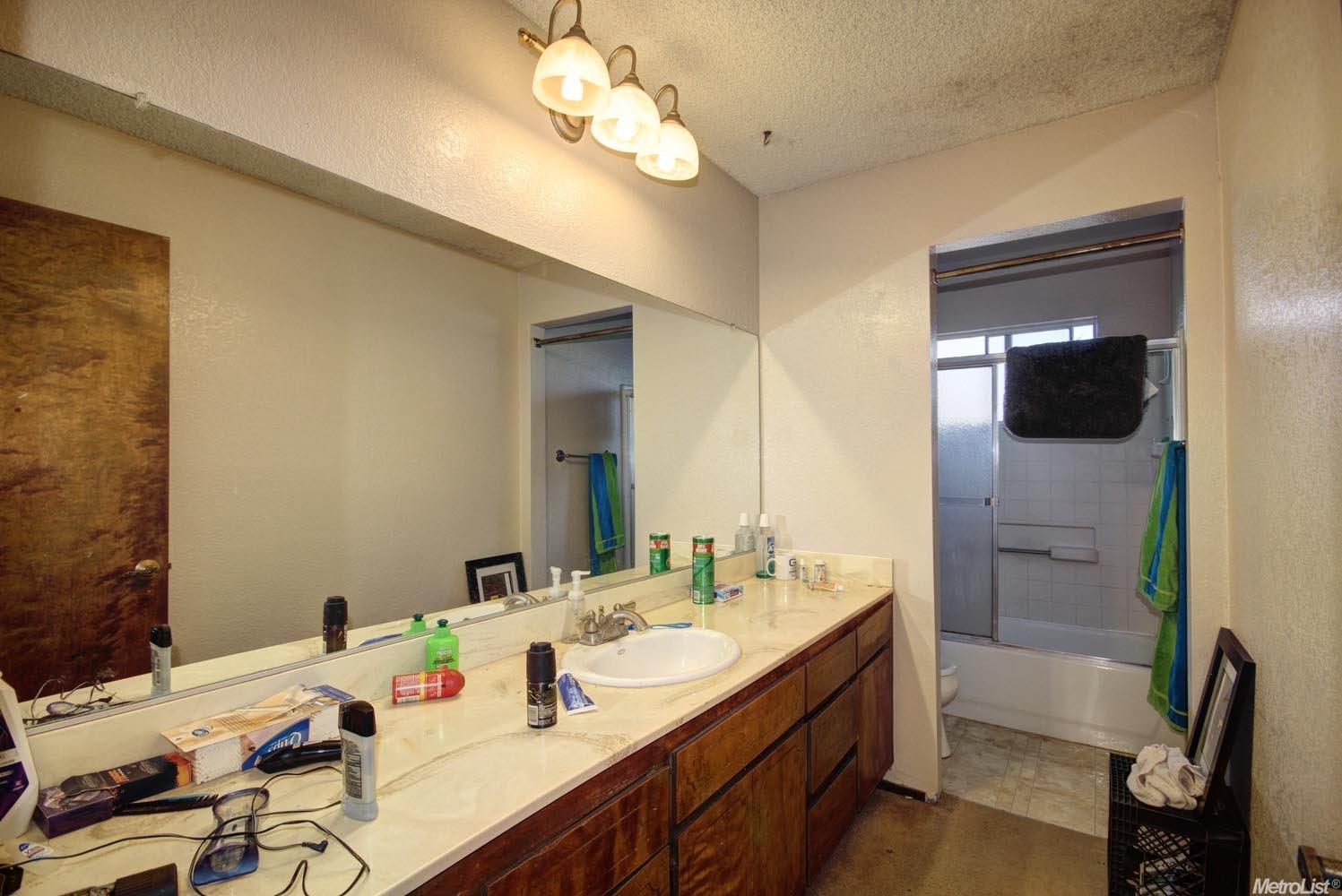 1430V St, Sacramento, United States 95818