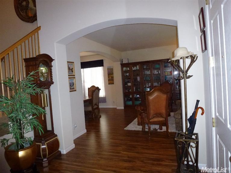 8460Country Acres Ln, Sacramento, United States 95828