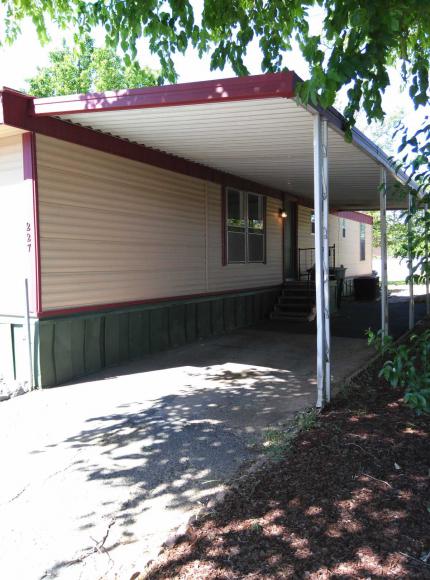 Village Green Mobile Home Community 227 Majestic RoadSacramento, CA 95838