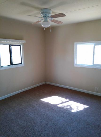 Village Green Mobile Home Community 119 Village CircleSacramento, CA 95838