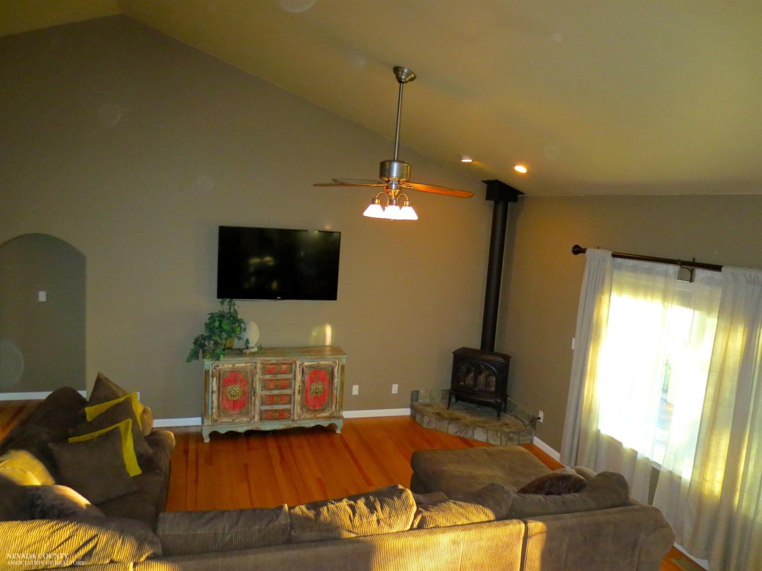 9215 Stacey Anne Dr, Browns Valley, United States 95918