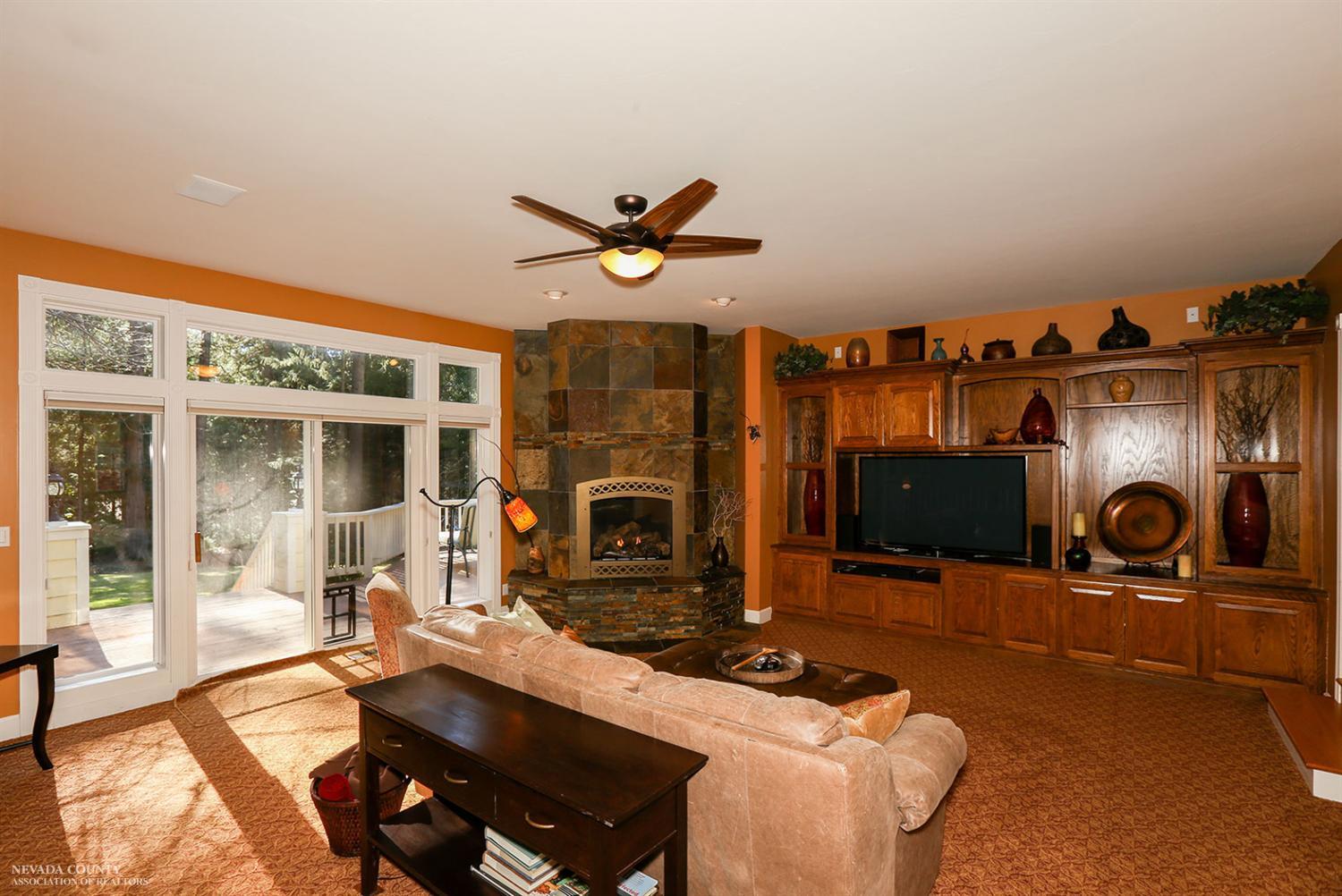 12927 Woodstock Dr, Nevada City, United States 95959