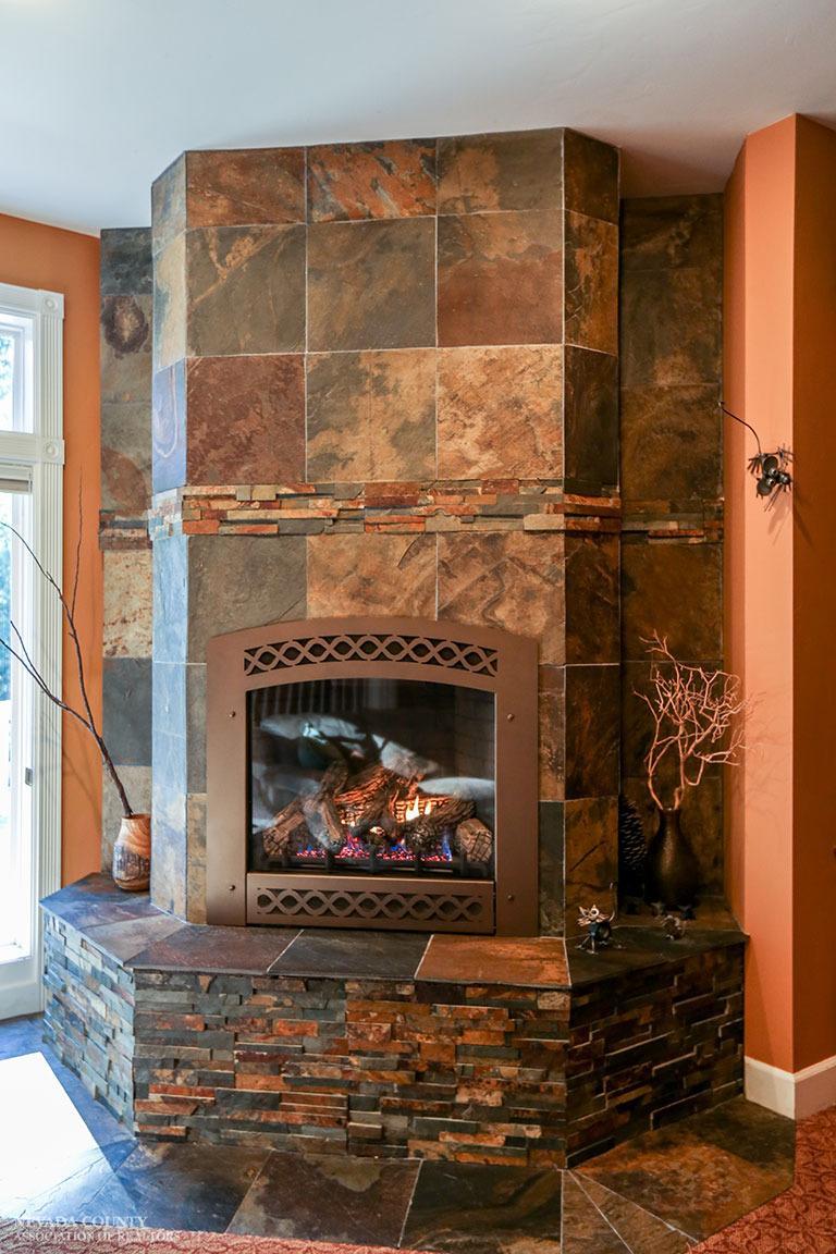 12927 Woodstock Dr, Nevada City, United States 95959