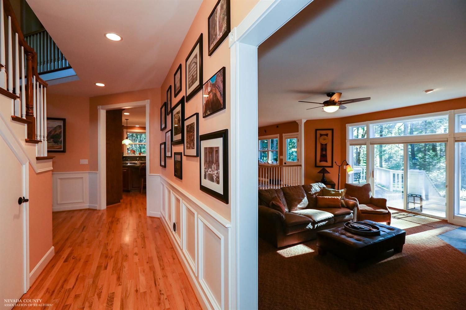 12927 Woodstock Dr, Nevada City, United States 95959