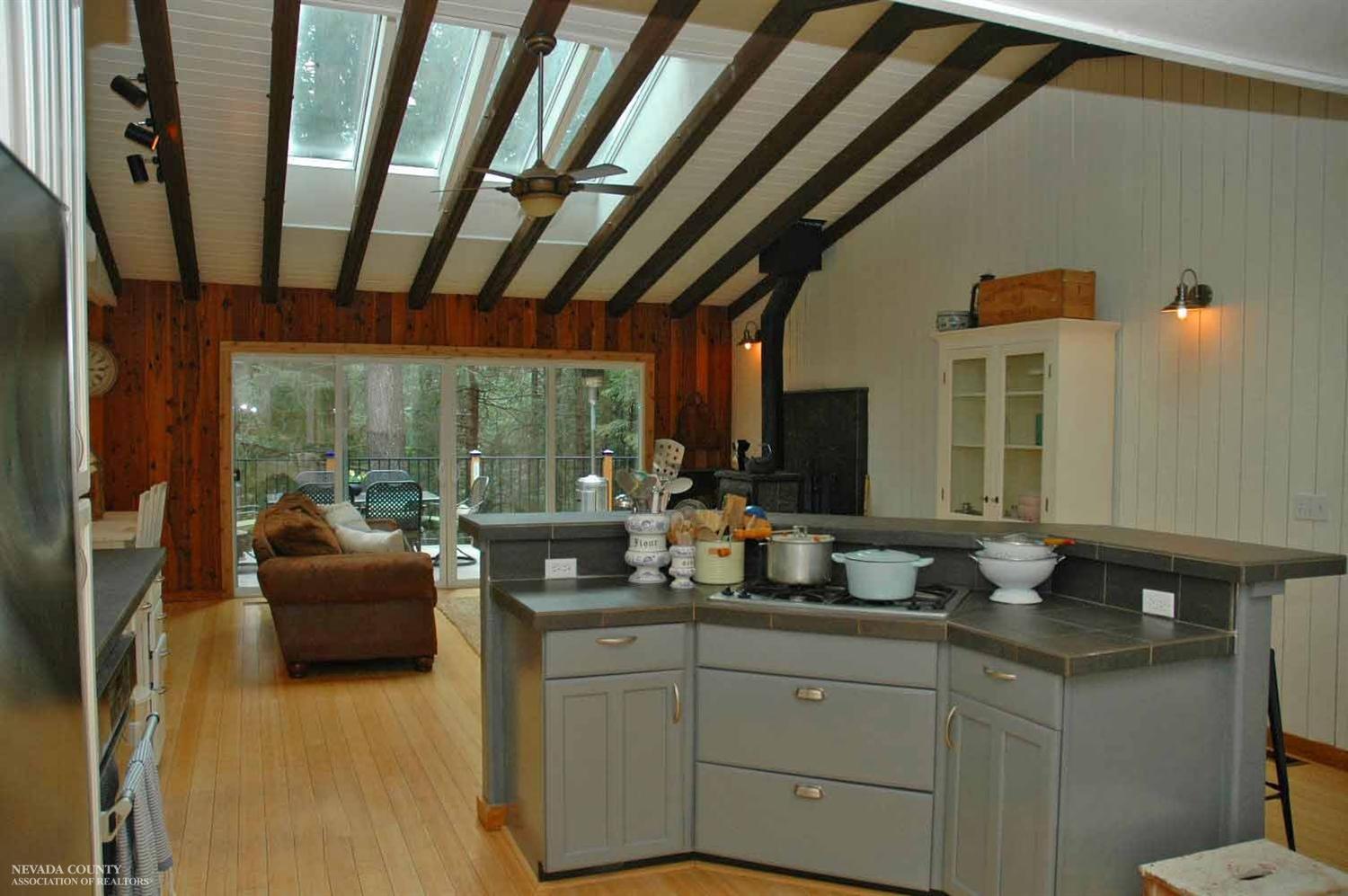 12332 Madrona Way, Nevada City, United States 95959