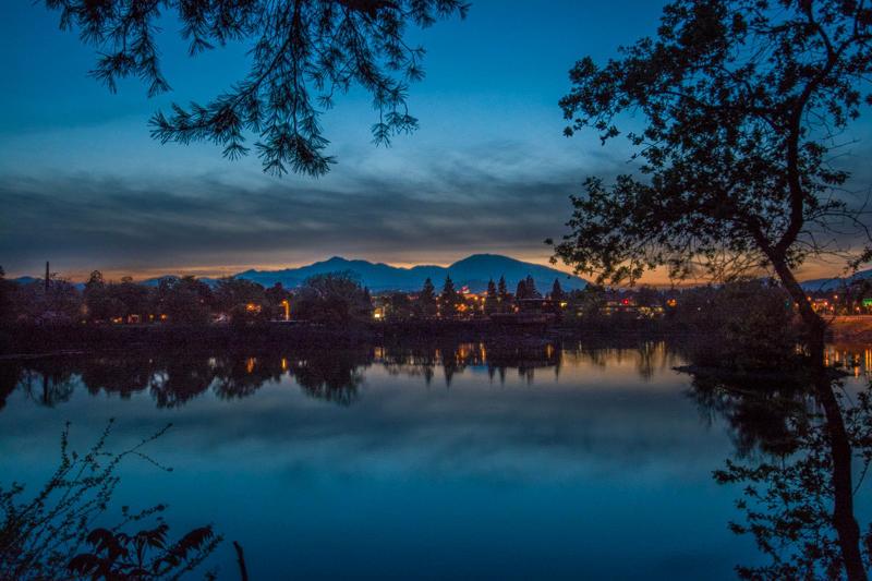171 Village Dr, Redding, CA 96001