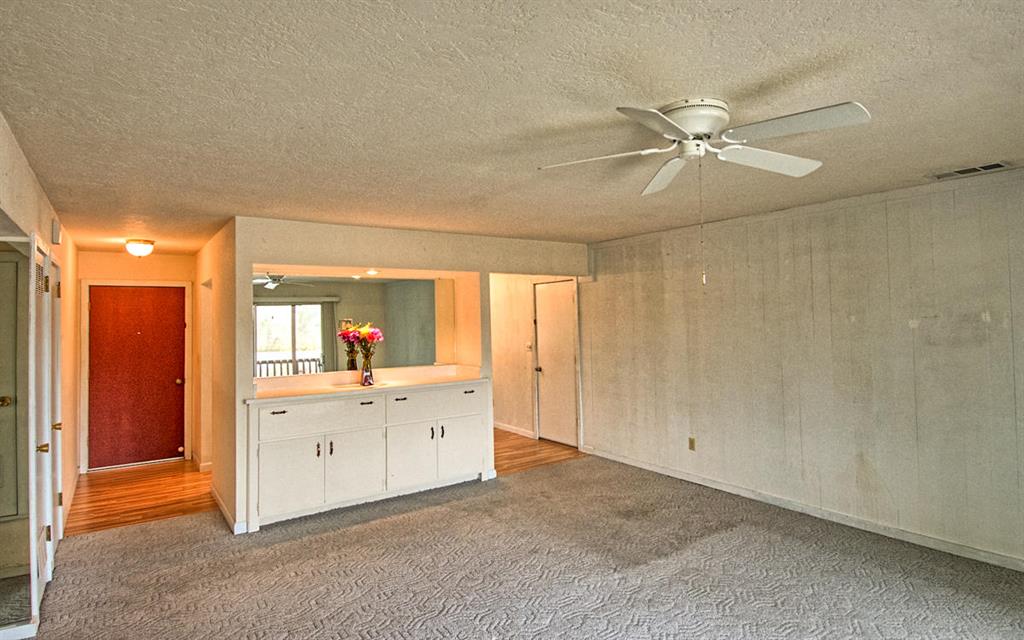 171 Village Dr, Redding, CA 96001
