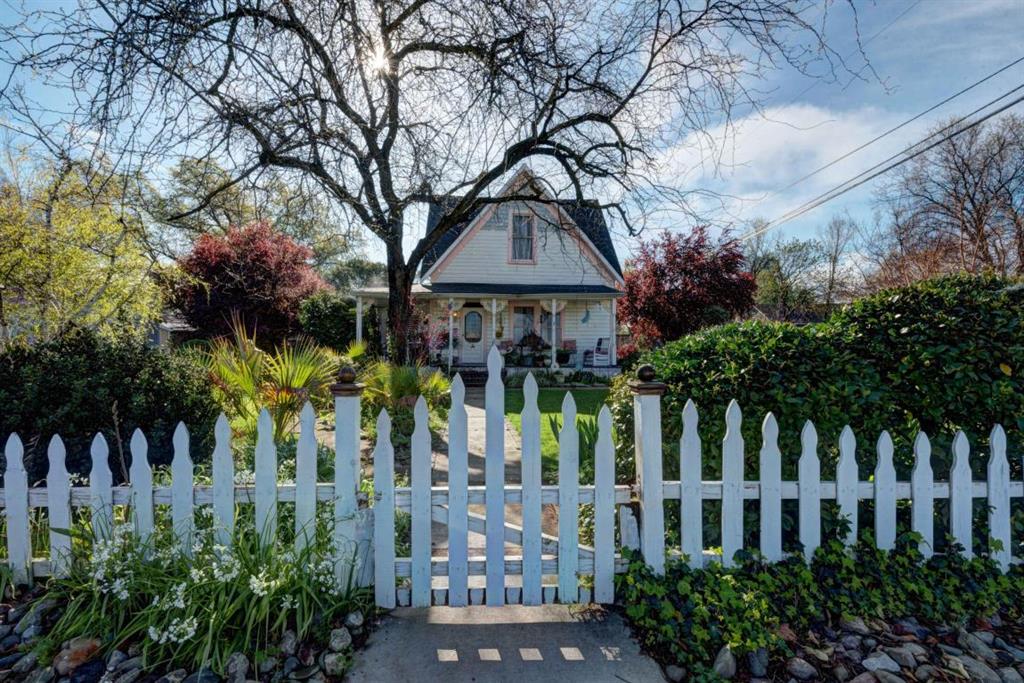 1871 North St, Anderson, CA 96007