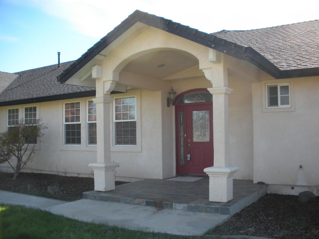 12799 INDIAN OAKS Dr, Bella Vista, CA 96008