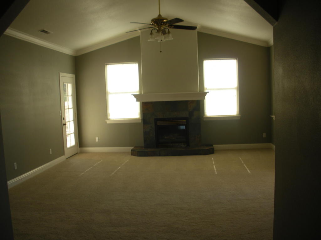 12799 INDIAN OAKS Dr, Bella Vista, CA 96008