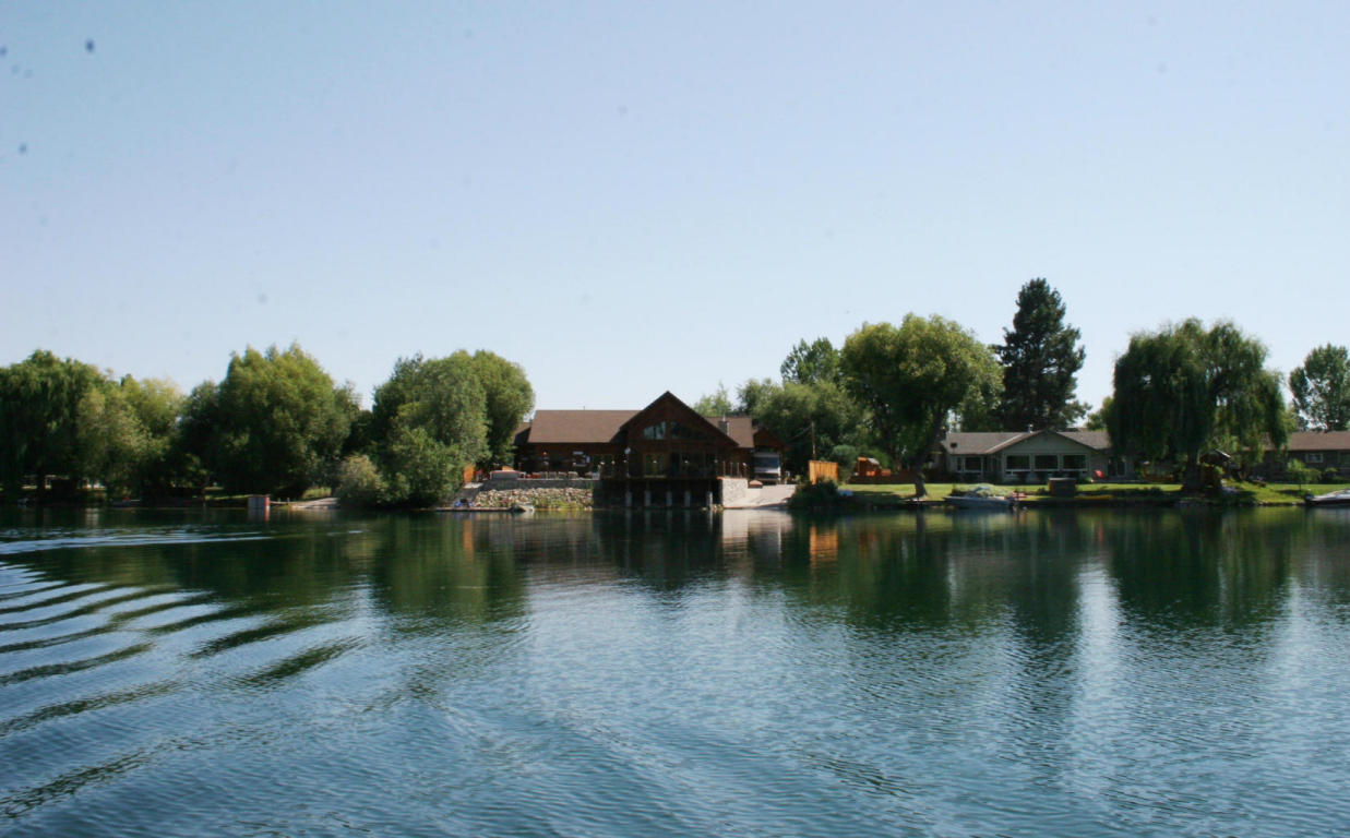 41990 Creighton Dr, Fall River Mills, CA 96028