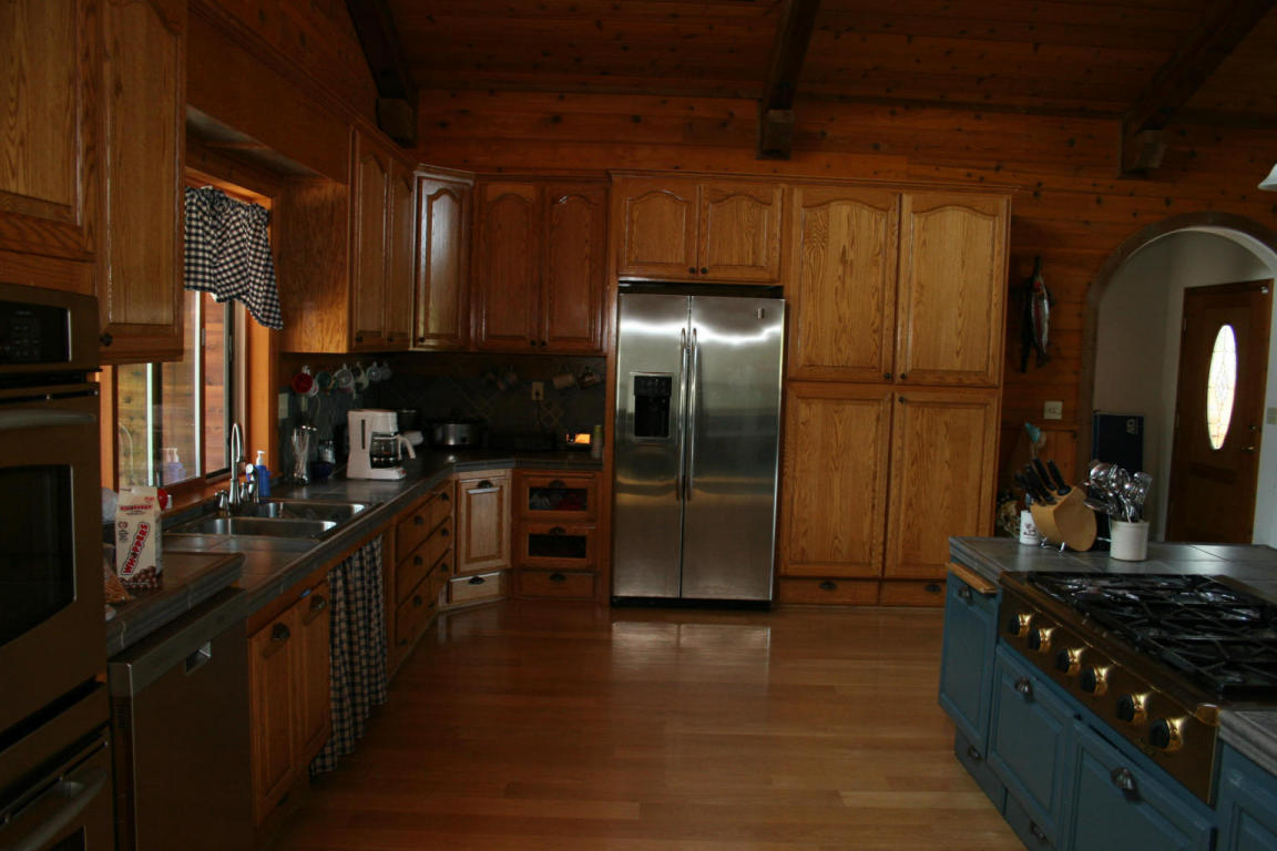 41990 Creighton Dr, Fall River Mills, CA 96028