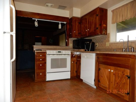 895 Hyampom Rd, Hayfork, CA 96041