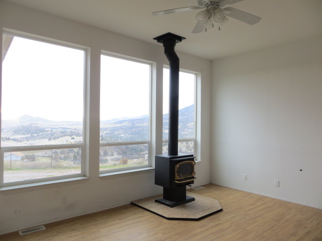 12609 Blue Heron PlHornbrook, CA, 96044Siskiyou County