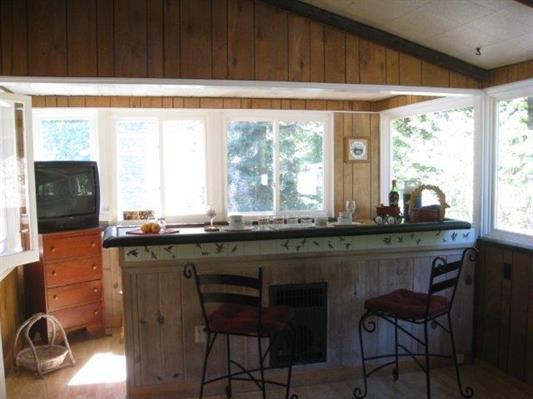 1817 N. Old Stage Rd, Mt. Shasta, United States 96067