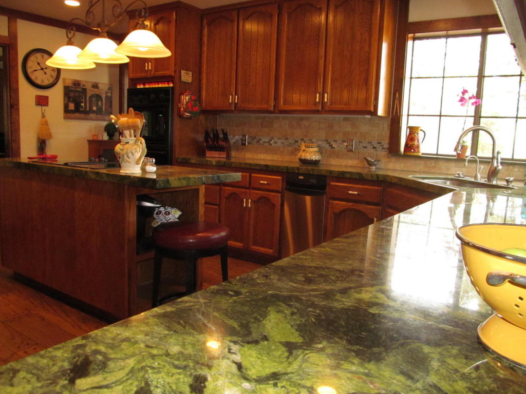 21906 Coloma Dr, Palo Cedro, CA 96073