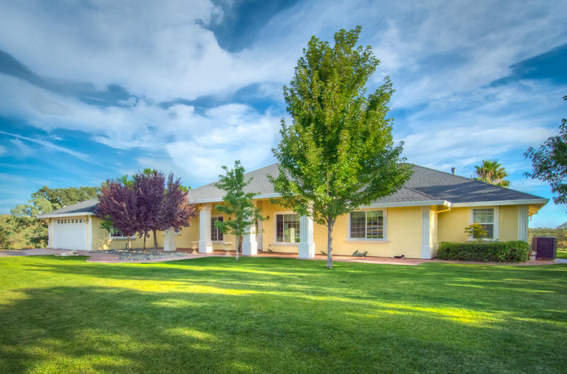 21475 ROLLING OAKS DR, Red Bluff, CA 96080