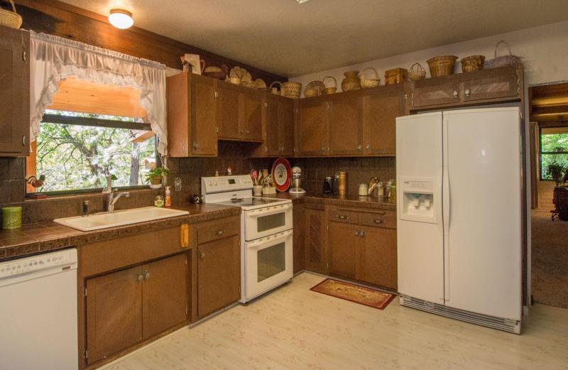 13980 Linda Vista Dr., Shasta Lake, United States 96089
