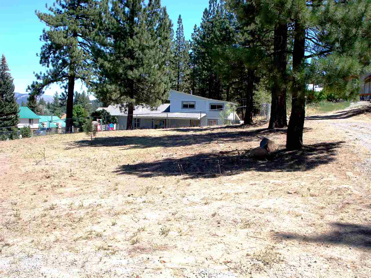 5747 Grizzly Rd