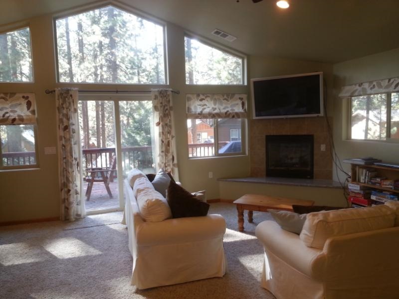 8686 Rainbow Avenue, Kings Beach, United States 96143