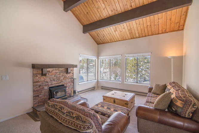 11633 Snowpeak Way, Truckee, CA 96161