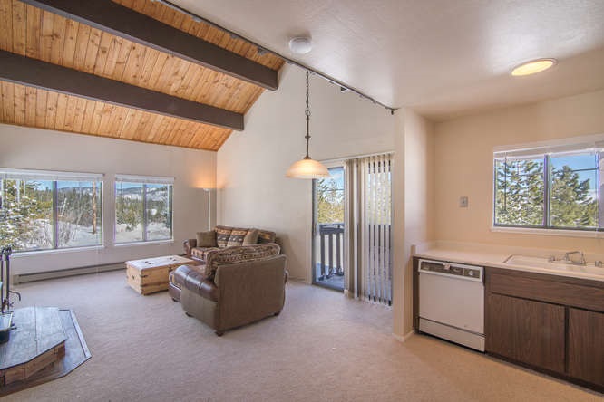 11633 Snowpeak Way, Truckee, CA 96161