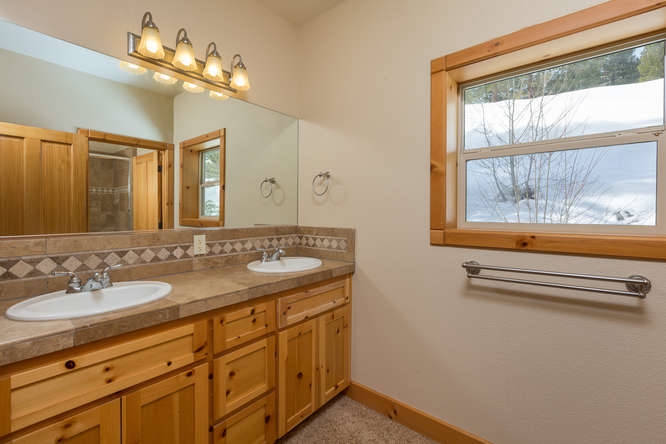 15183 Chatham Reach, Truckee, CA 96161