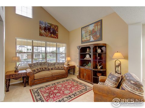 8483 Yank Ct, Arvada, CO 80005