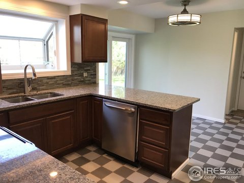 925 Daphne St, Broomfield, CO 80020