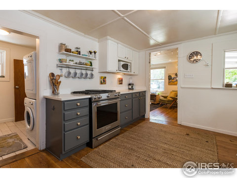 809 La Farge Ave, Louisville, CO 80027