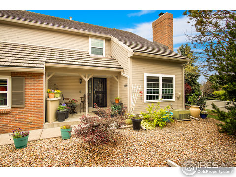 5966 E Briarwood Cir, Centennial, CO 80112