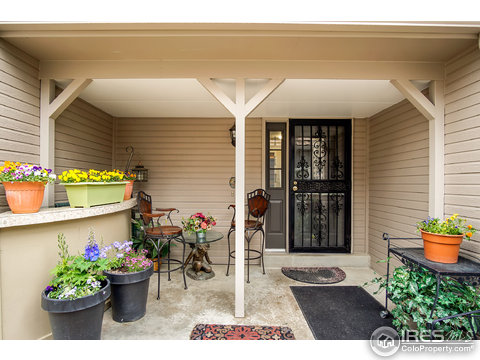 5966 E Briarwood Cir, Centennial, CO 80112