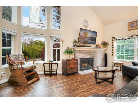 5966 E Briarwood Cir, Centennial, CO 80112